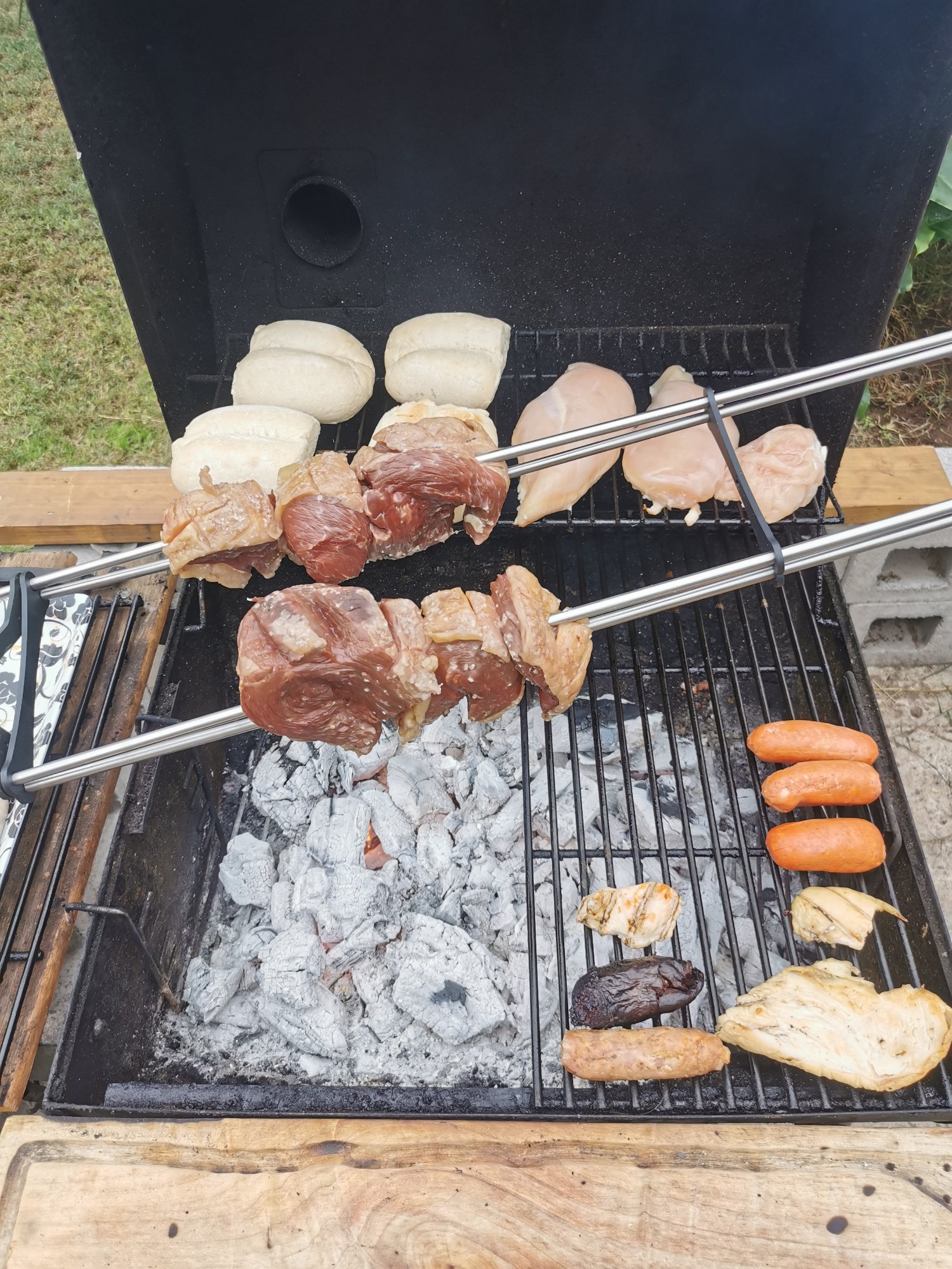 Parrillada completa con chimichurri